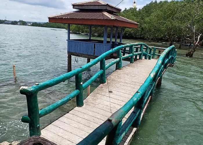 Reddoorz @ Costa Roca Balamban Cebu