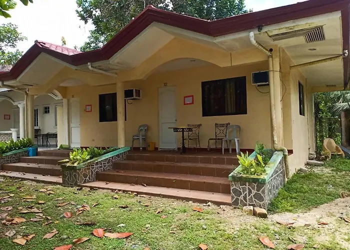 Hotel Reddoorz @ Costa Roca Balamban 3*