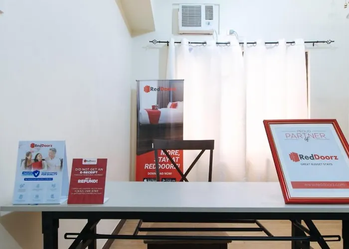 Hotel Reddoorz @ Costa Roca Balamban