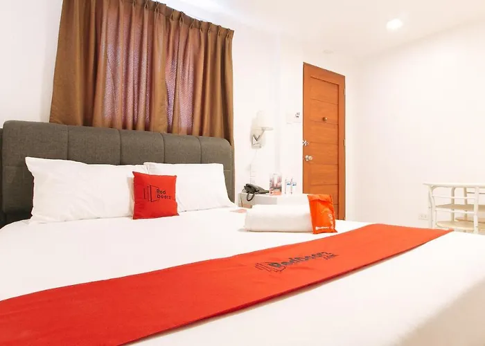 Reddoorz @ Costa Roca Balamban Hotel 3*