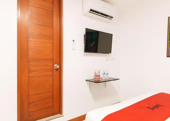Hotel Reddoorz @ Costa Roca Balamban