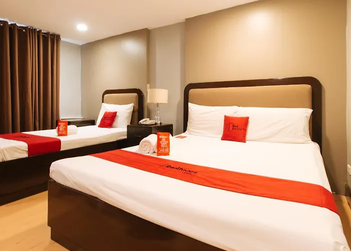 Hotel Reddoorz @ Costa Roca Balamban 3*