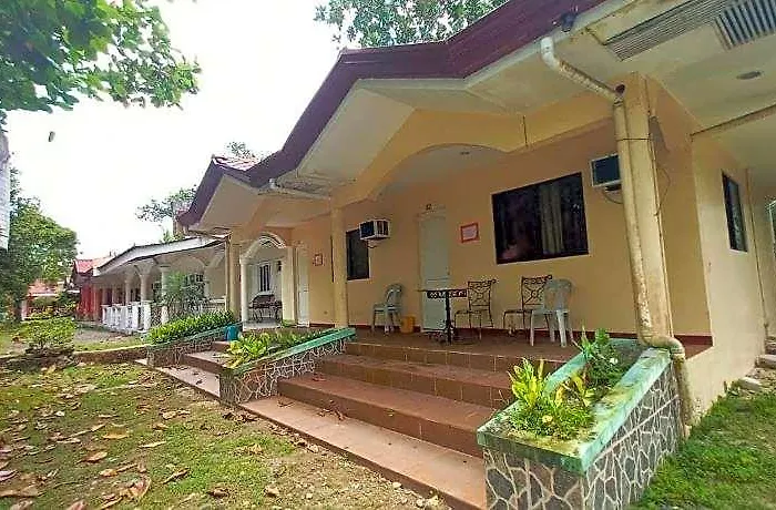Hotel Reddoorz @ Costa Roca Balamban Cebu