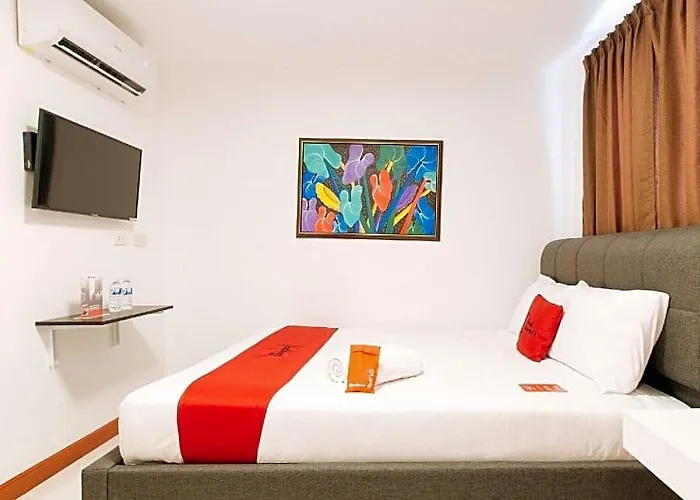 Hotel Reddoorz @ Costa Roca Balamban
