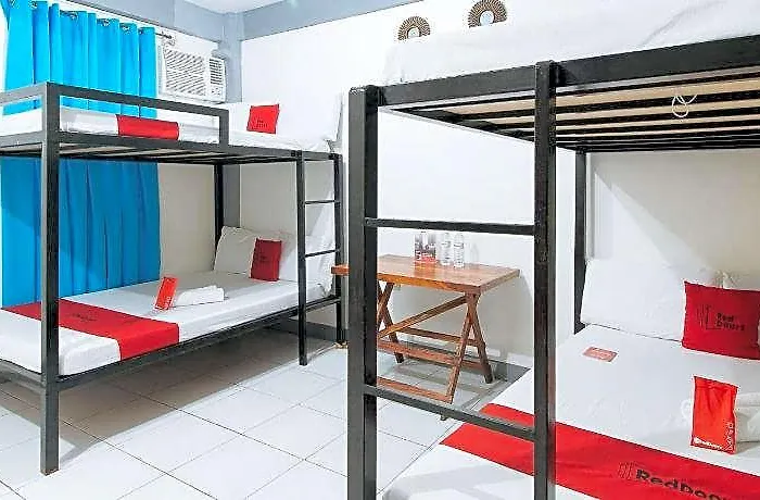 Hotel Reddoorz @ Costa Roca Balamban
