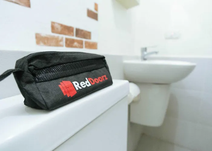 Reddoorz @ Costa Roca Balamban 3* Cebu